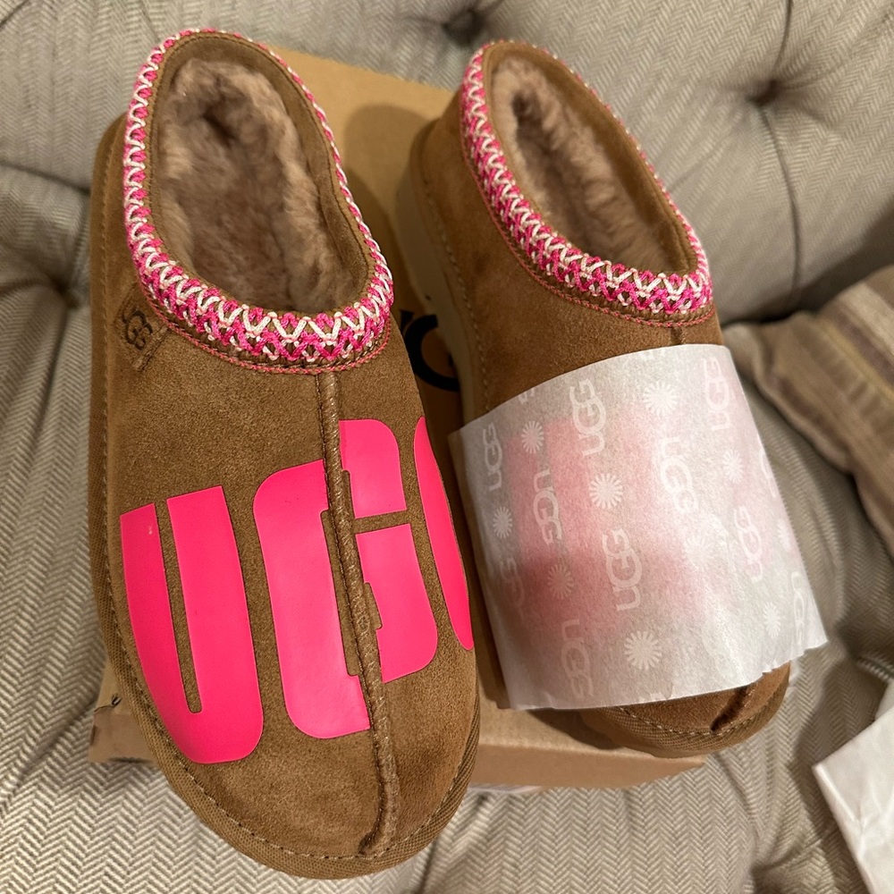 UGG k Tasman Chop youth size 6